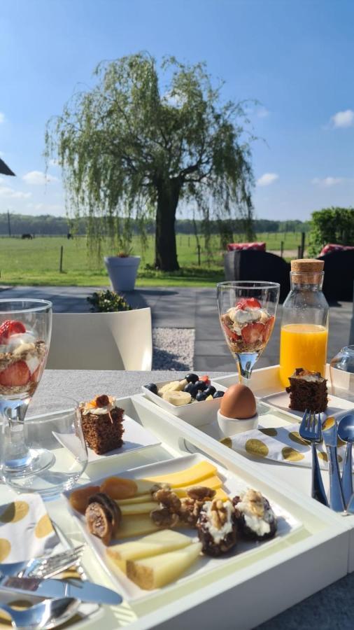 Bed and Breakfast De Gouden Wilg Lunteren Exterior foto