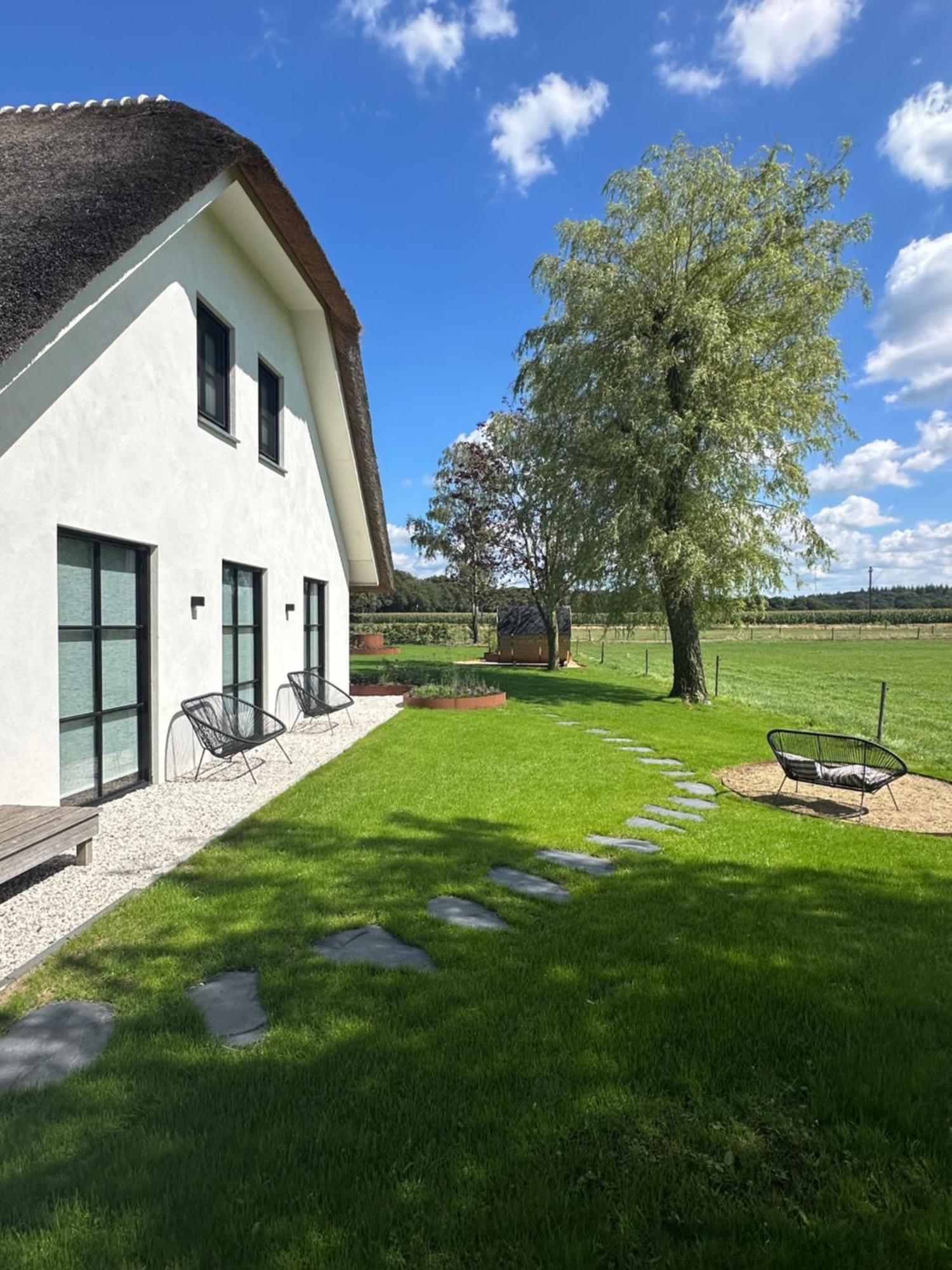 Bed and Breakfast De Gouden Wilg Lunteren Exterior foto